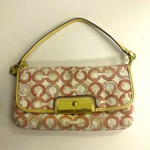 COACH SIGNATURE SEQUINED CLUCH WRISTLET IN PINK COLOUR